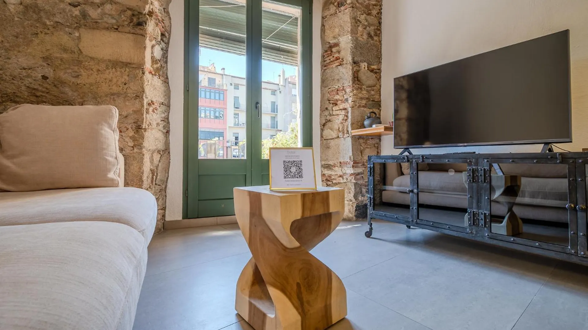 Flateli Ballesteries 15 Girona Spain